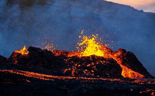 TOP 6 VOLCANO TOURS IN ICELAND TOP 6 VOLCANO TOURS IN ICELAND